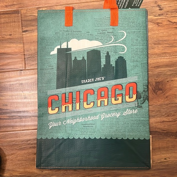 Trader Joe’s Chicago State Tote Bag - Picture 1 of 5